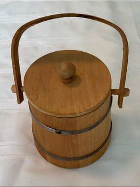 Vintage wooden firkin small barrel bucket Basketville Putney Vermont